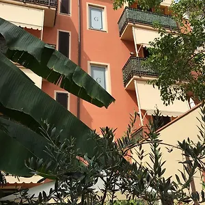 2* Aparthotel Gloria